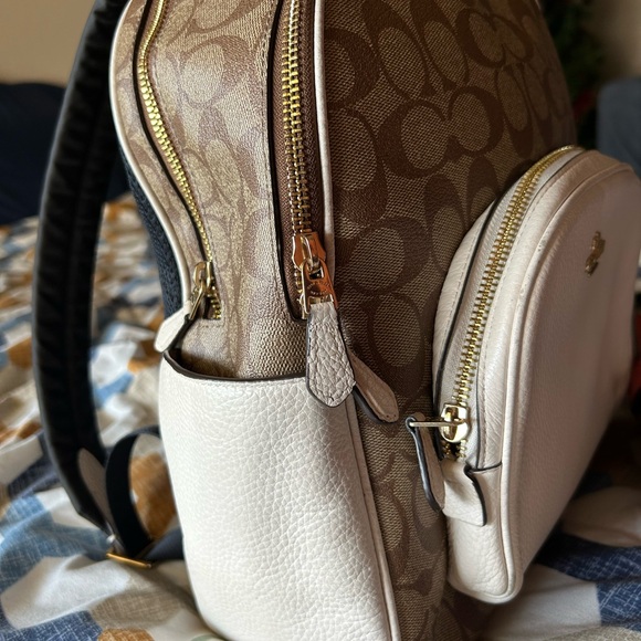 Signature canvas Coach Backpack - Picture 9 of 17